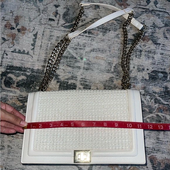 Woven gold chain crossbody shoulder bag - Picture 7 of 8